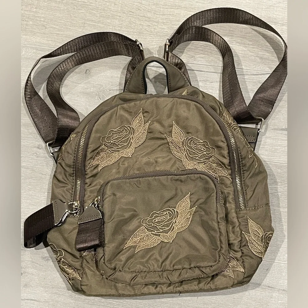 Zara stylish olive